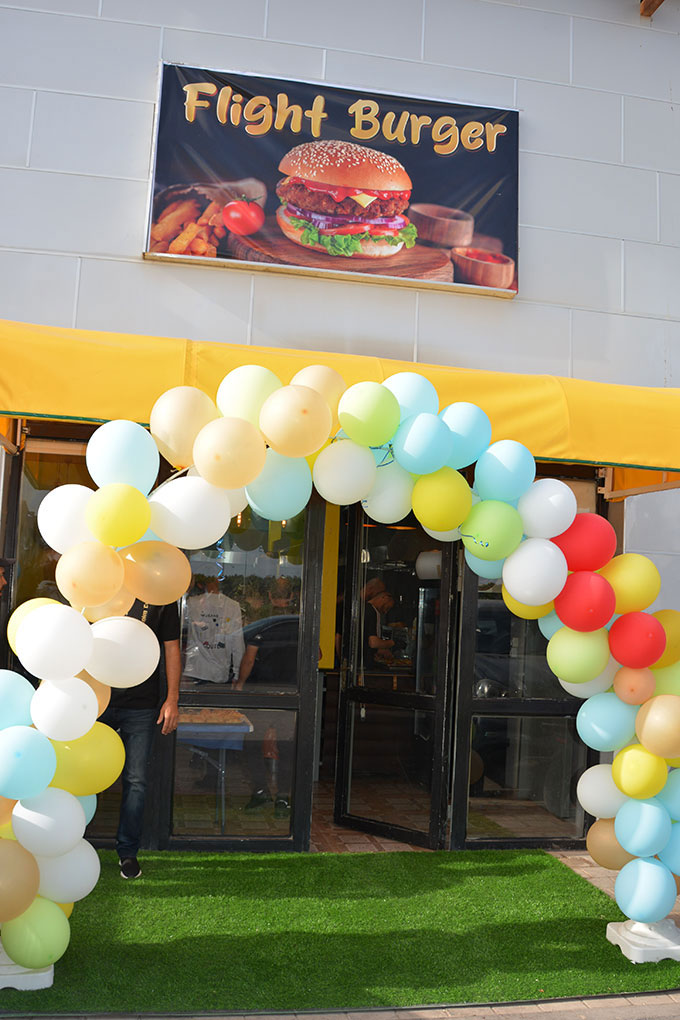 افتتاح مطعم فلايت بورجر في جلجولية